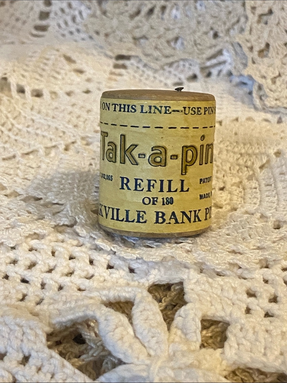NEW Vintage 1930’s Oakley Company ”Take-a-pin” Refill Container